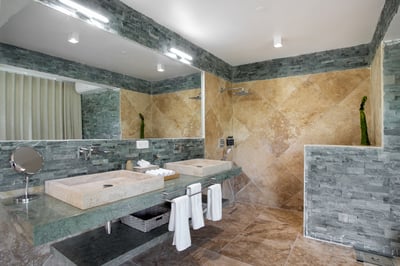 Luxury Villa Photo #30