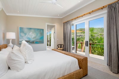 Luxury Villa Photo #5