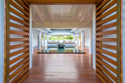Luxury Villa Photo #7
