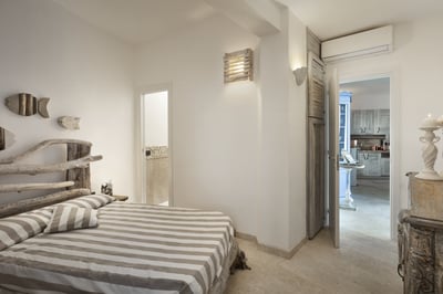 Luxury Villa Photo #17