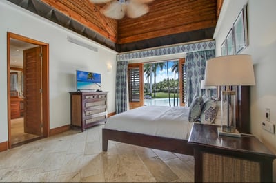 Luxury Villa Photo #24
