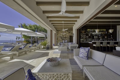 Luxury Villa Photo #15