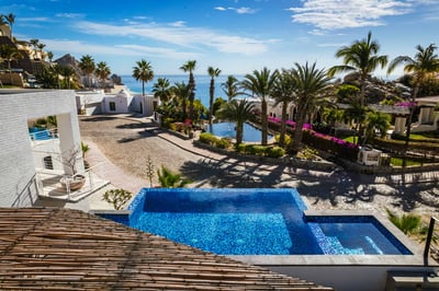 Luxury Villa Photo #4