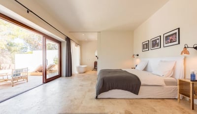 Luxury Villa Photo #30