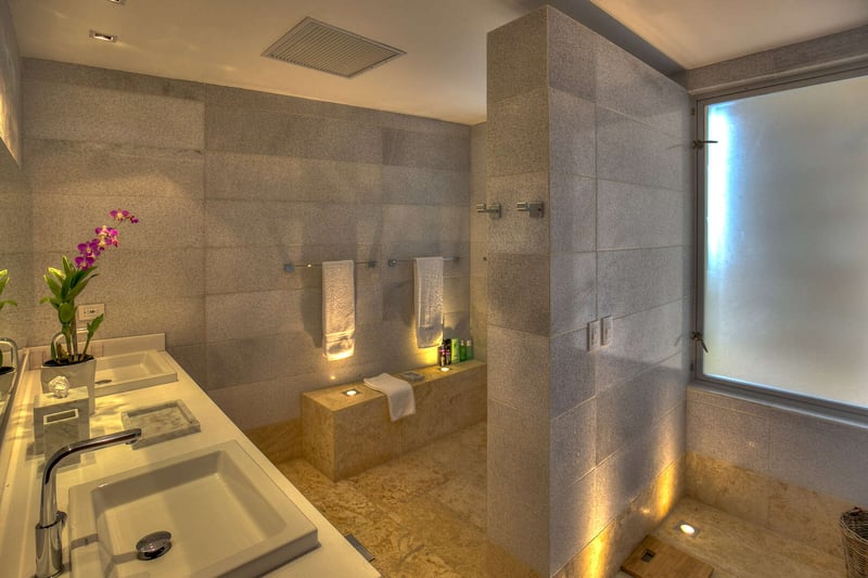 Las Iguanas 47 | Oceania