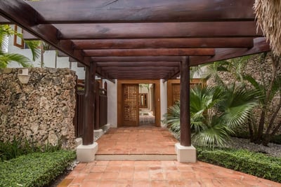 Luxury Villa Photo #9
