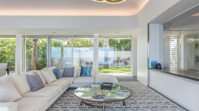 Luxury Villa Photo #23
