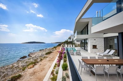 Luxury Villa Photo #8