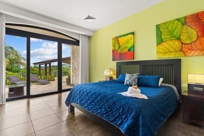 Luxury Villa Photo #41