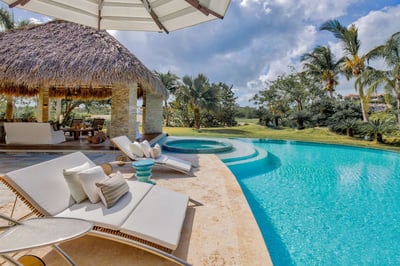 Luxury Villa Photo #6