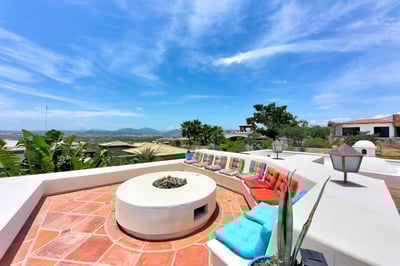 Luxury Villa Photo #8