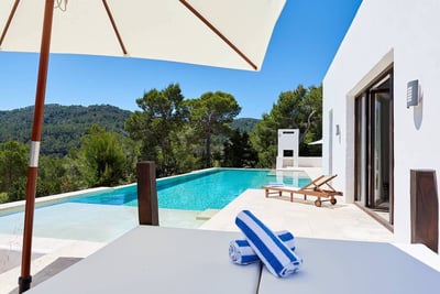 Luxury Villa Photo #3