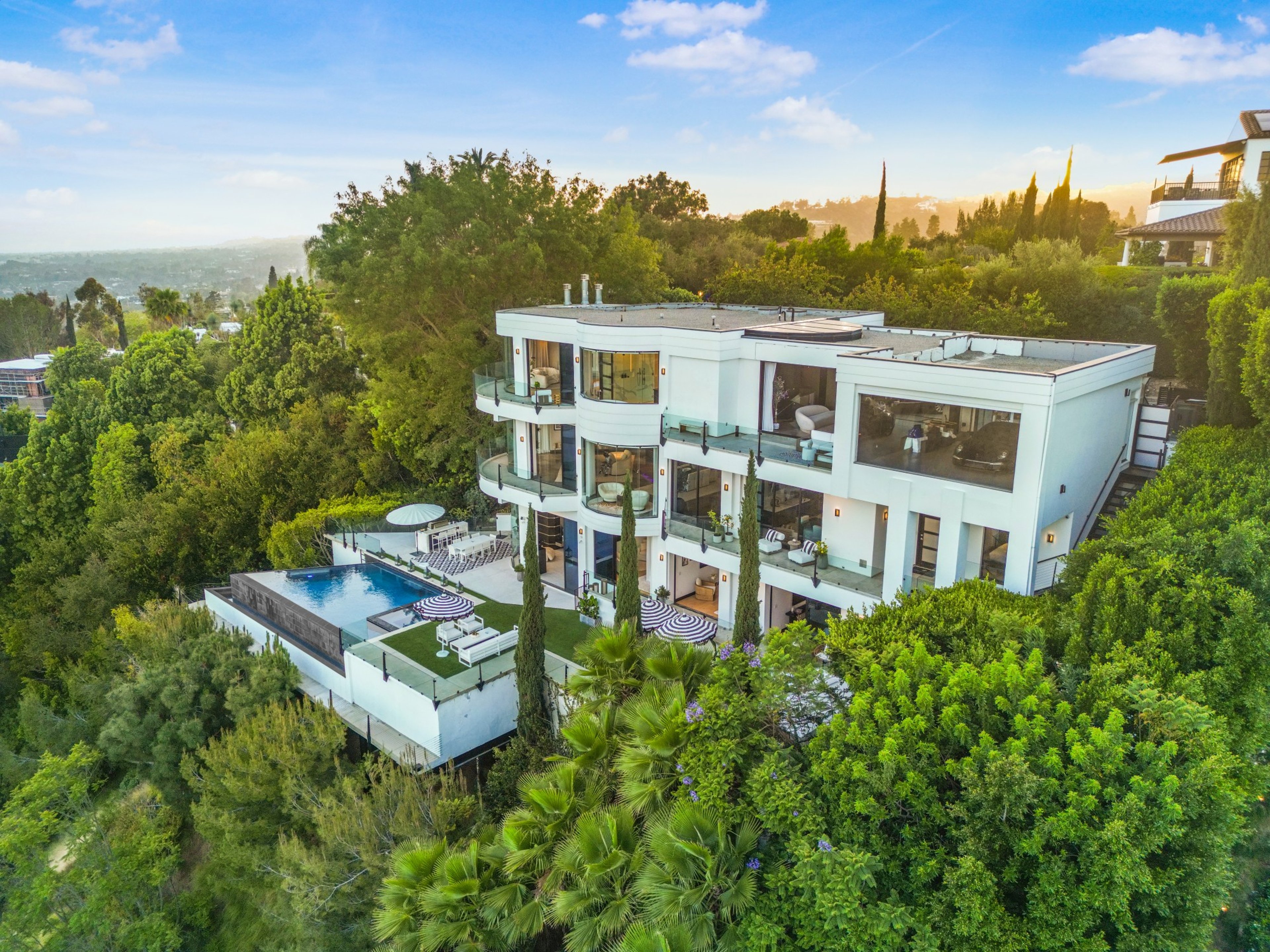 Beverly Crest - 3