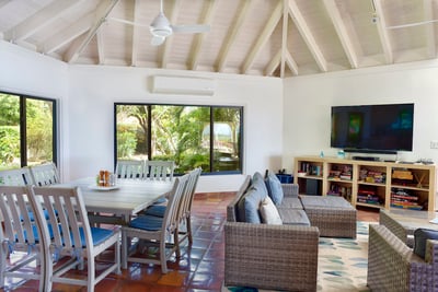 Luxury Villa Photo #6