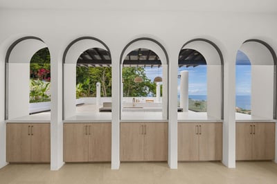 Luxury Villa Photo #15