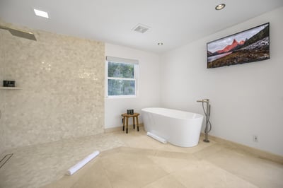 Luxury Villa Photo #31