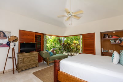 Luxury Villa Photo #36