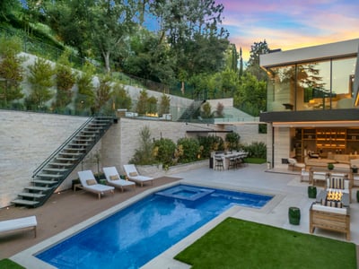 Luxury Villa Photo #4