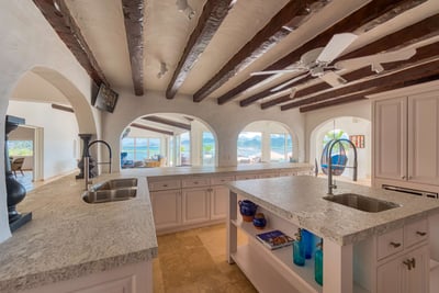 Luxury Villa Photo #17