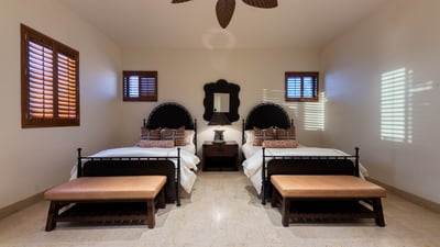 Luxury Villa Photo #43