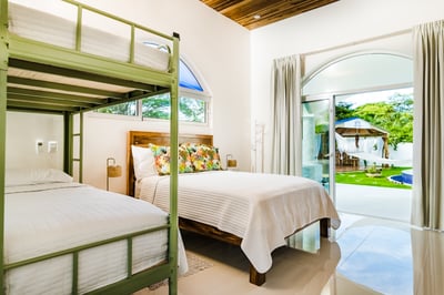 Luxury Villa Photo #43