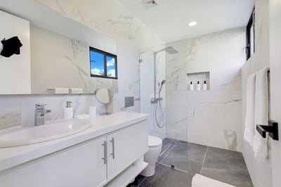 Luxury Villa Photo #36