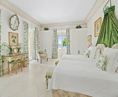 Luxury Villa Photo #19