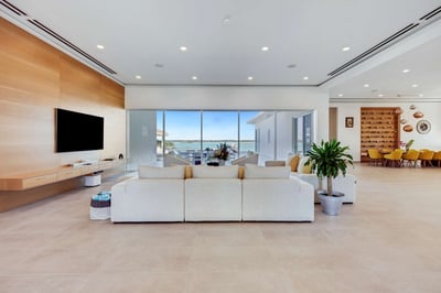 Luxury Villa Photo #40