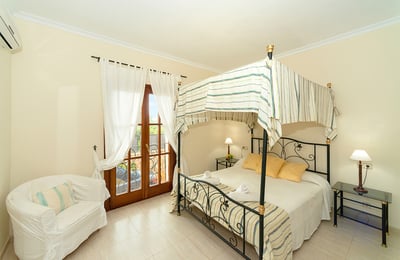 Luxury Villa Photo #21