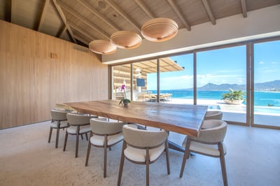 Luxury Villa Photo #23