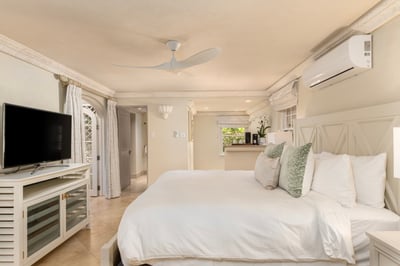 Luxury Villa Photo #27