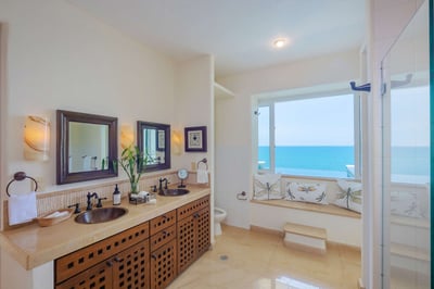 Luxury Villa Photo #45