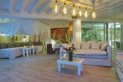 Luxury Villa Photo #13