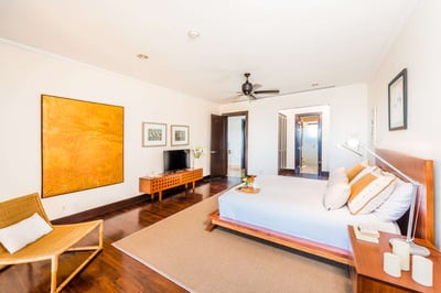 Luxury Villa Photo #13