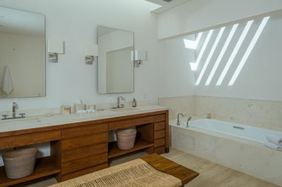 Luxury Villa Photo #38