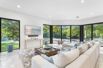 Luxury Villa Photo #26