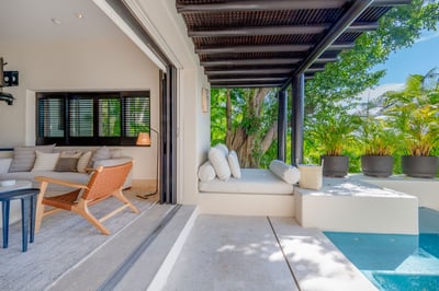 Luxury Villa Photo #37