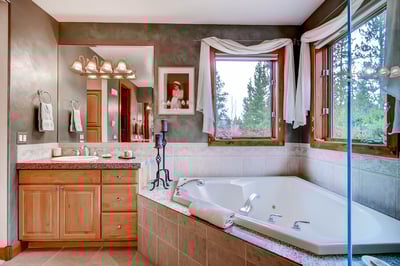 Primary ensuite with tub