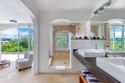 Luxury Villa Photo #31