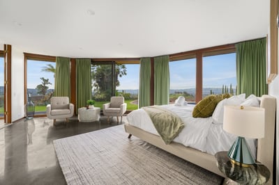 Luxury Villa Photo #27