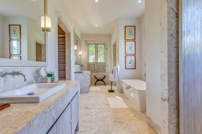 Luxury Villa Photo #45