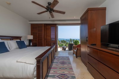 Luxury Villa Photo #26