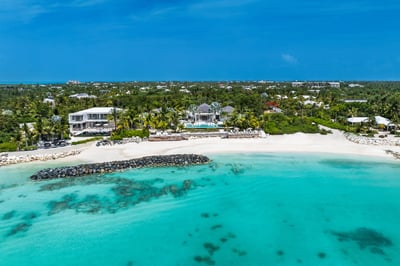 Luxury Villa Photo #36
