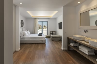 Luxury Villa Photo #42