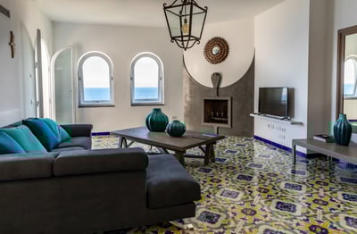 Luxury Villa Photo #2