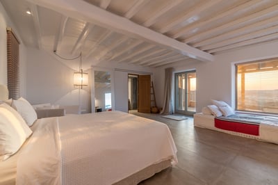 Luxury Villa Photo #46