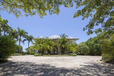 Luxury Villa Photo #32