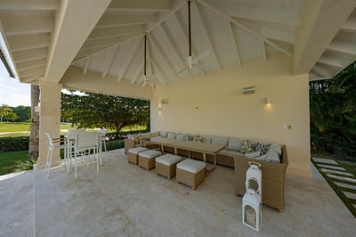 Arrecife 39 - Spacious 5BR villa near beach & golf