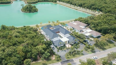 Luxury Villa Photo #3