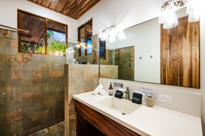 Luxury Villa Photo #27
